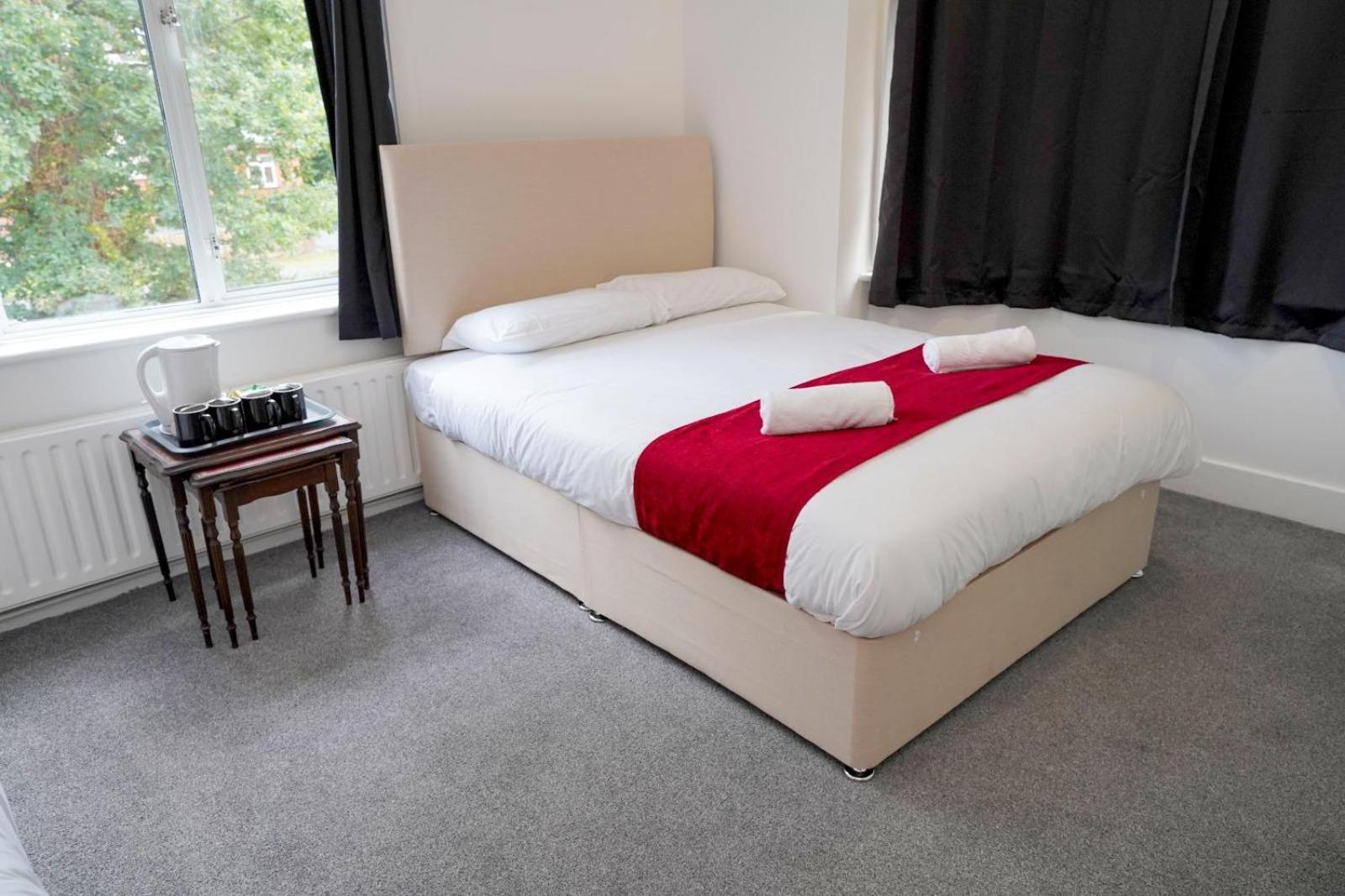 Gatwick Birchwood Lodge With Holiday Parking Хорли Экстерьер фото